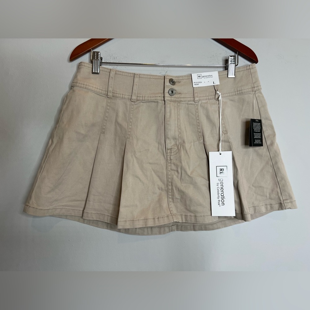 NWT RE generation | Pleated Skirt